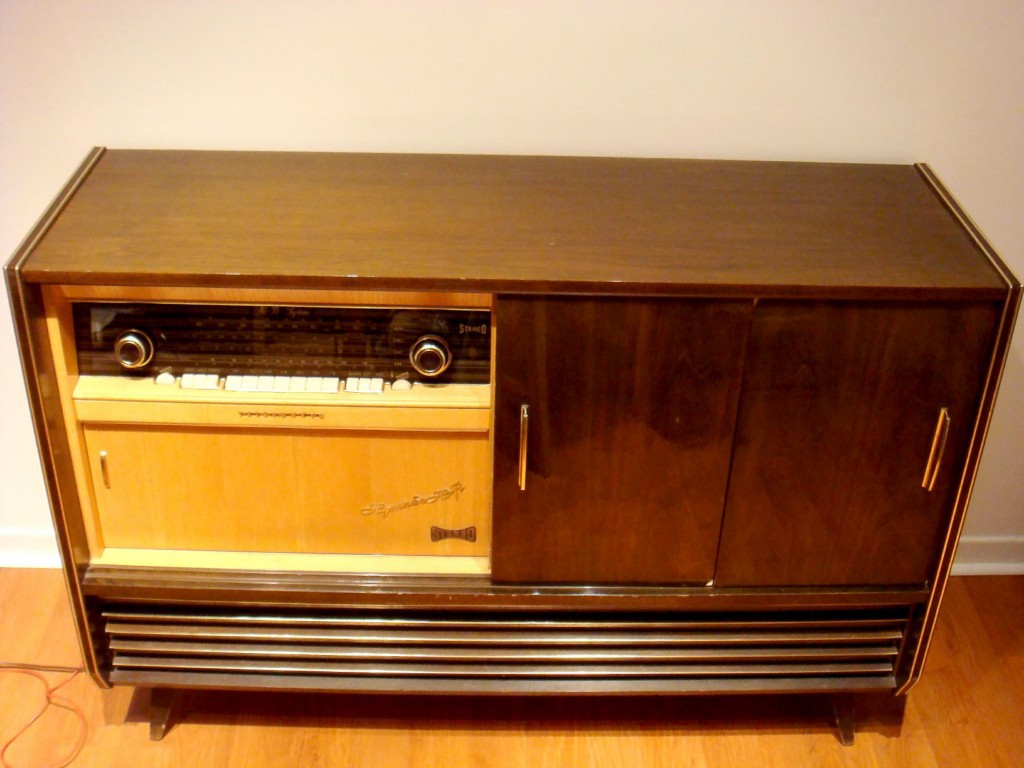 Vintage Console Stereos 8