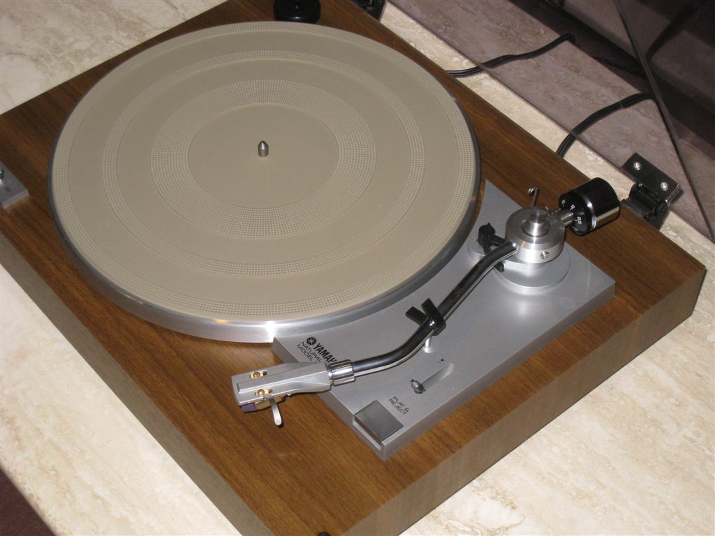 YAMAHA YP-211 Turntable For Sale - Canuck Audio Mart