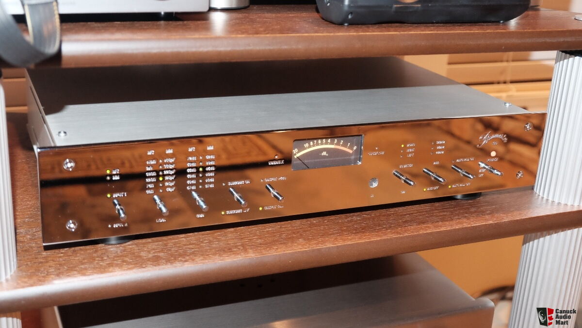 Burmester 100 Reference Phono Preamplifier Photo 1278925 Canuck