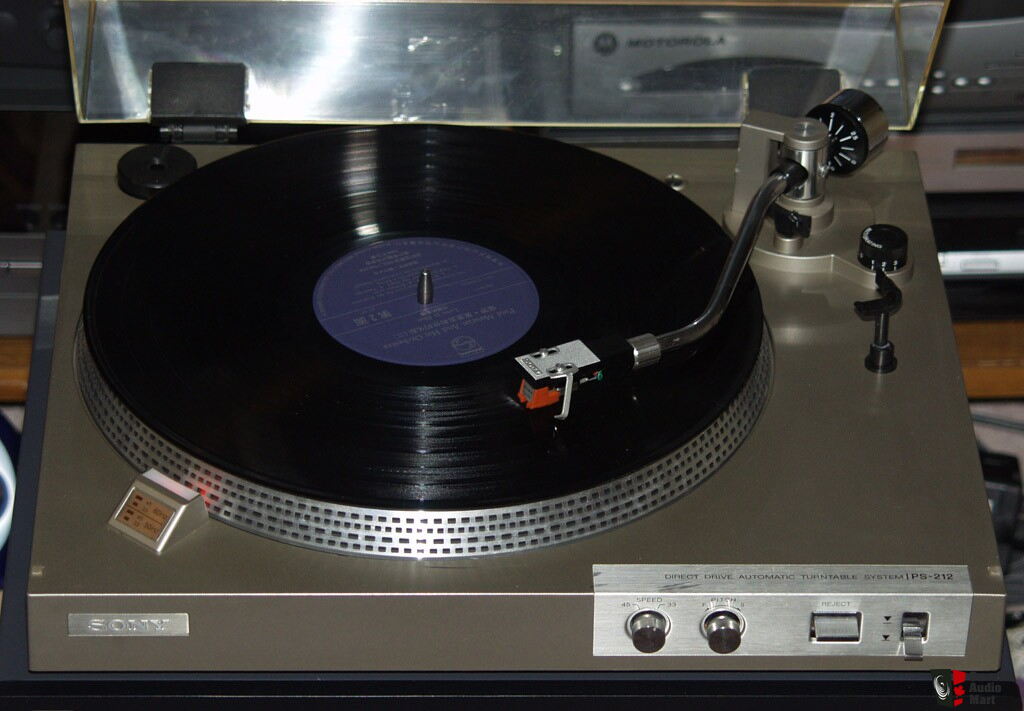 208201-sony_ps212_direct_drive_turntable.jpg