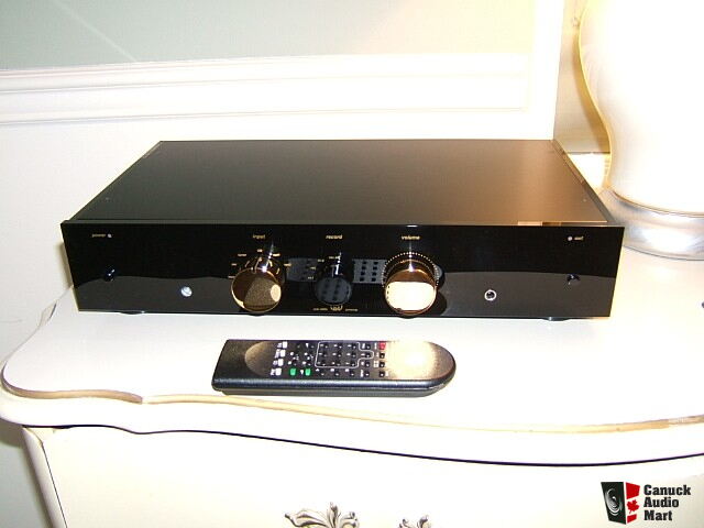 28526-mbl_4004a_preamp_with_mm_phono_german_engineering.jpg