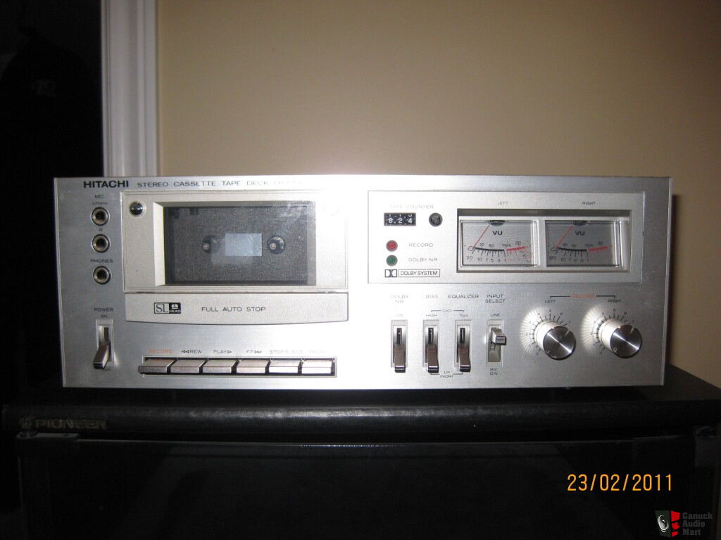 Vintage Hitachi Cassette Player Photo 323209 Canuck