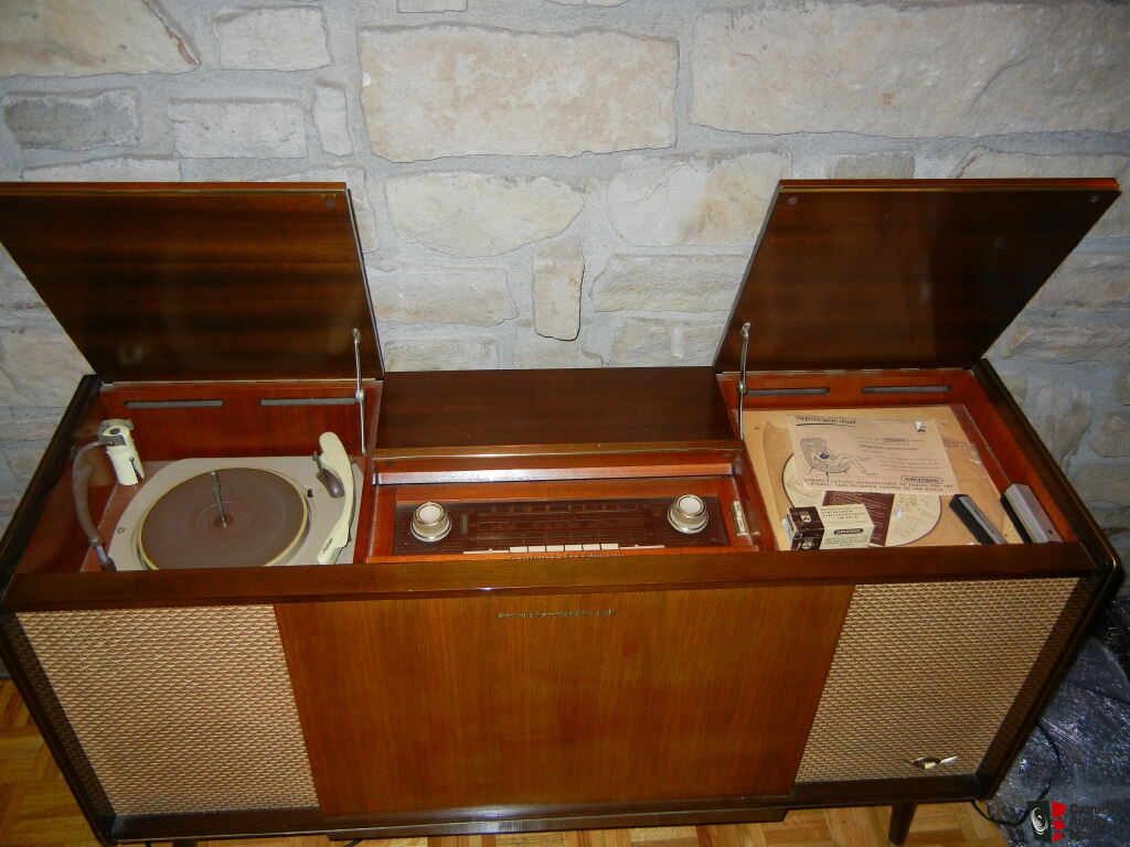 Vintage Console Stereos 64