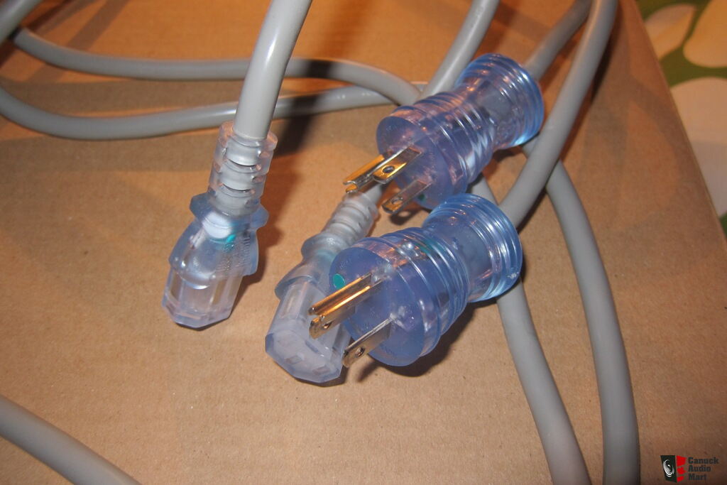 690198-iron_lung_jelly_fish_power_cords.jpg