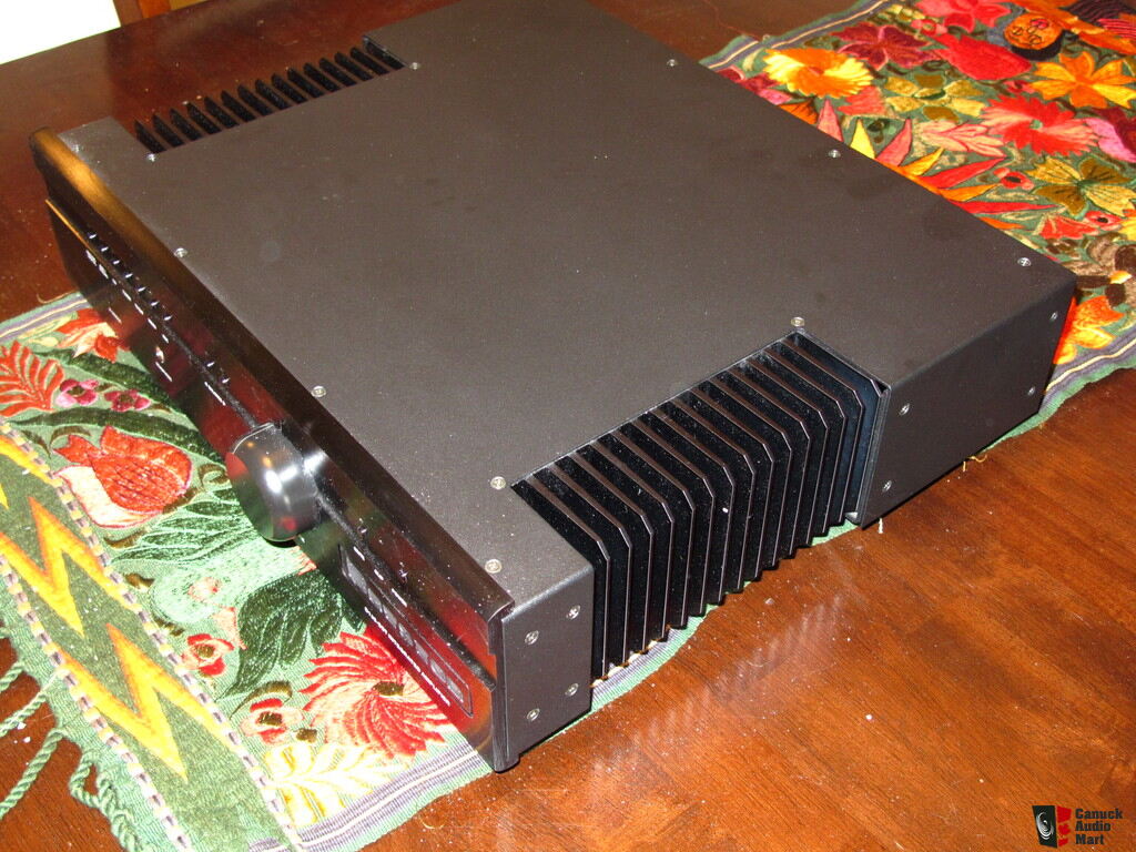 Bryston B100 SST Power Amplifier Mint Photo #912826 - Canuck Audio Mart