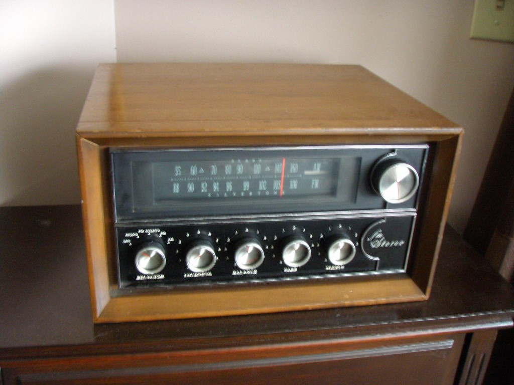 SilverTone 7403 Stereo Tube Receiver For Sale - Canuck Audio Mart