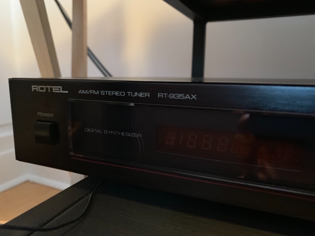 Rotel RT-935AX Tuner Stéréo AM/FM