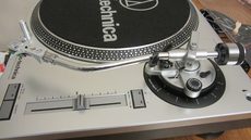 Audio Technica AT-LP120-USB Turntable (Silver) For Sale - Canuck Audio Mart