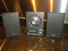 TEAC CD-X10i Micro Hi-Fi System CD Player AM/FM RADIO AUX IN W/SUB & Remote  CONTROL Photo #1716871 - Canuck Audio Mart