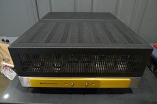 Sonic Frontiers Power 2 power amplifier