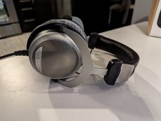 Beyerdynamic DT880 32 ohm Basically new 