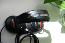 SONY MDR-CD900ST headphones For Sale - Canuck Audio Mart