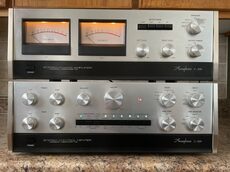 Trio Accuphase ; amplificateur de puissance. P-300, préampli. C