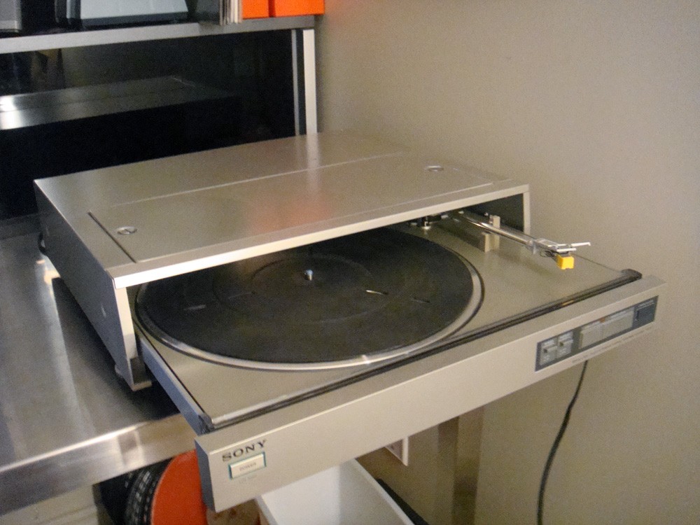 Sony PS-FL1 - Front Loading Turntable For Sale - Canuck Audio Mart