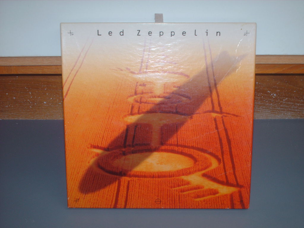 2 Led Zeppelin Boxed Sets Crop Circles / The Song Remains The Same