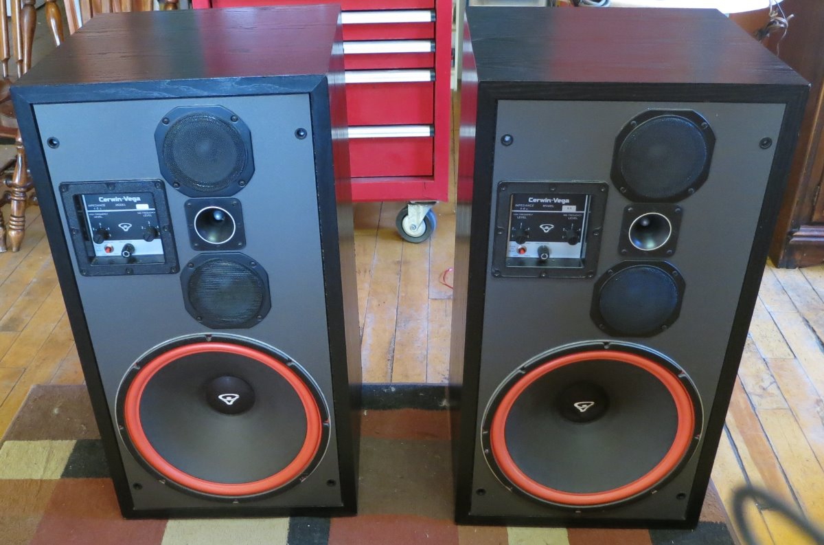 Vintage Cerwin Vega D9 Speakers