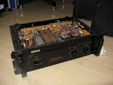 Yamaha P2100 Pro Power amp - cosmetically challenged, functionally