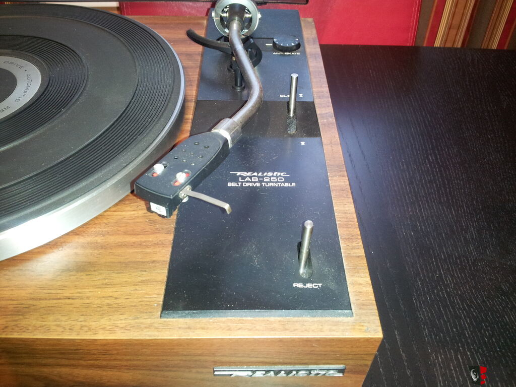 Realistic Lab250 Belt Drive Turntable Photo 1008971 Canuck Audio Mart