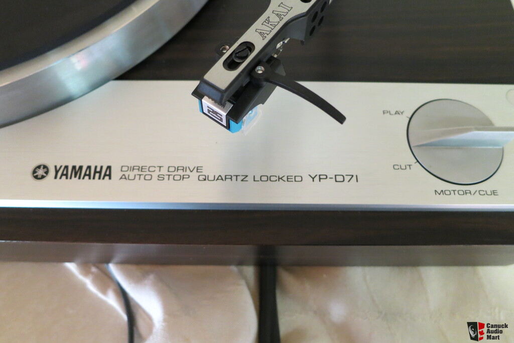 Vintage Yamaha YPD71 Direct Drive Turntable Very Nice Example Photo