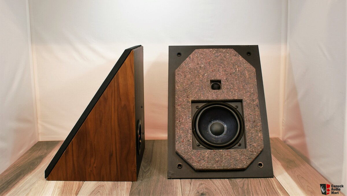 1074464-spica-tc50i-speakers.jpg