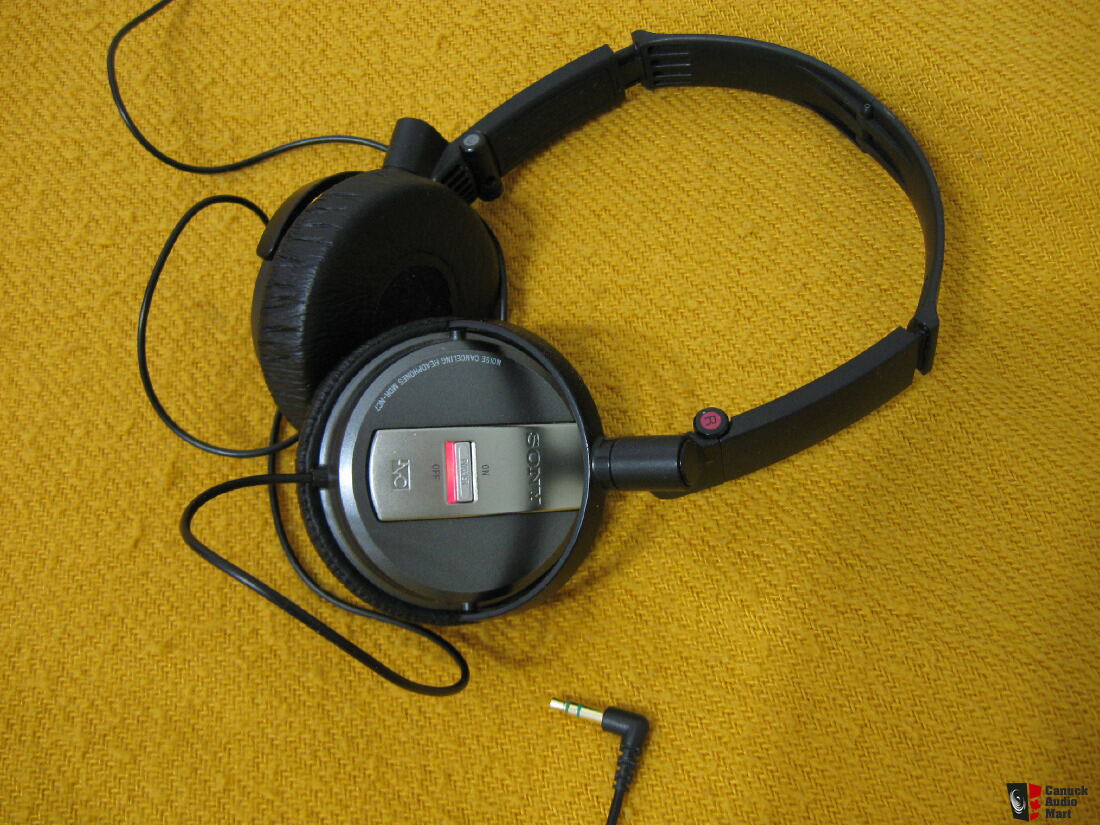 Sony MDR-NC7 Noise Canceling headphones 