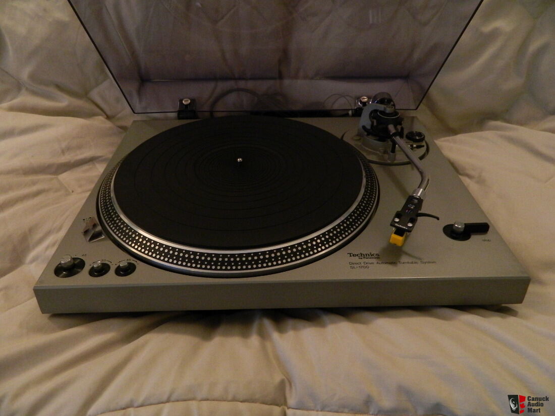 Technics SL-1700 Semi-automatic Direct Drive Turntable Silver Vintage Good