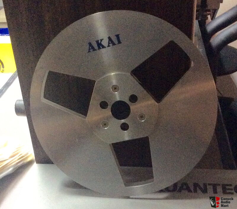 Akai GX-620 Reel to Reel 10 1/2 reels, Glass heads, two speed