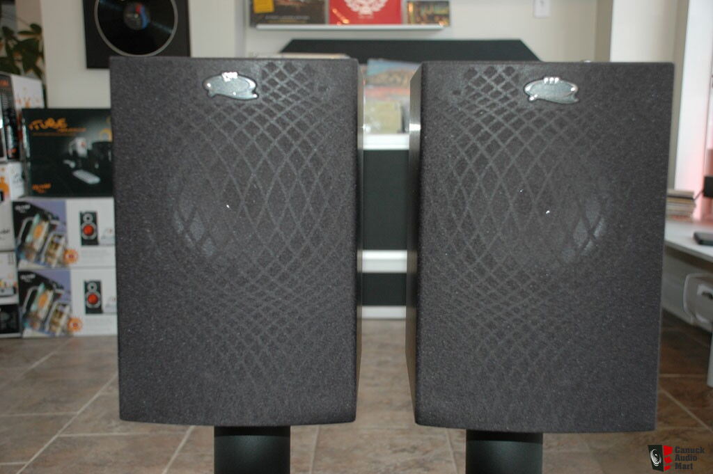 kef-q15-2-sold-photo-121594-canuck-audio-mart