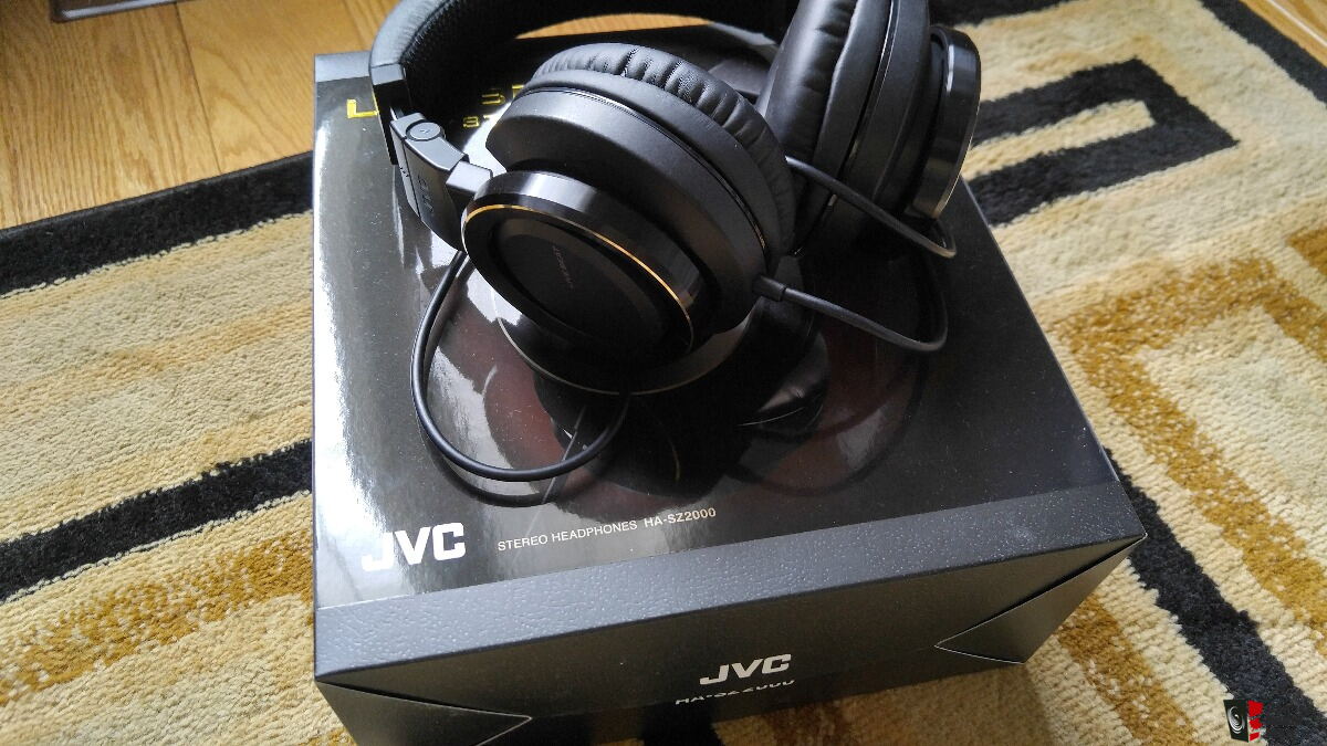 JVC Victor HA-SZ2000 Over-Ear Headphones (Extreme bass