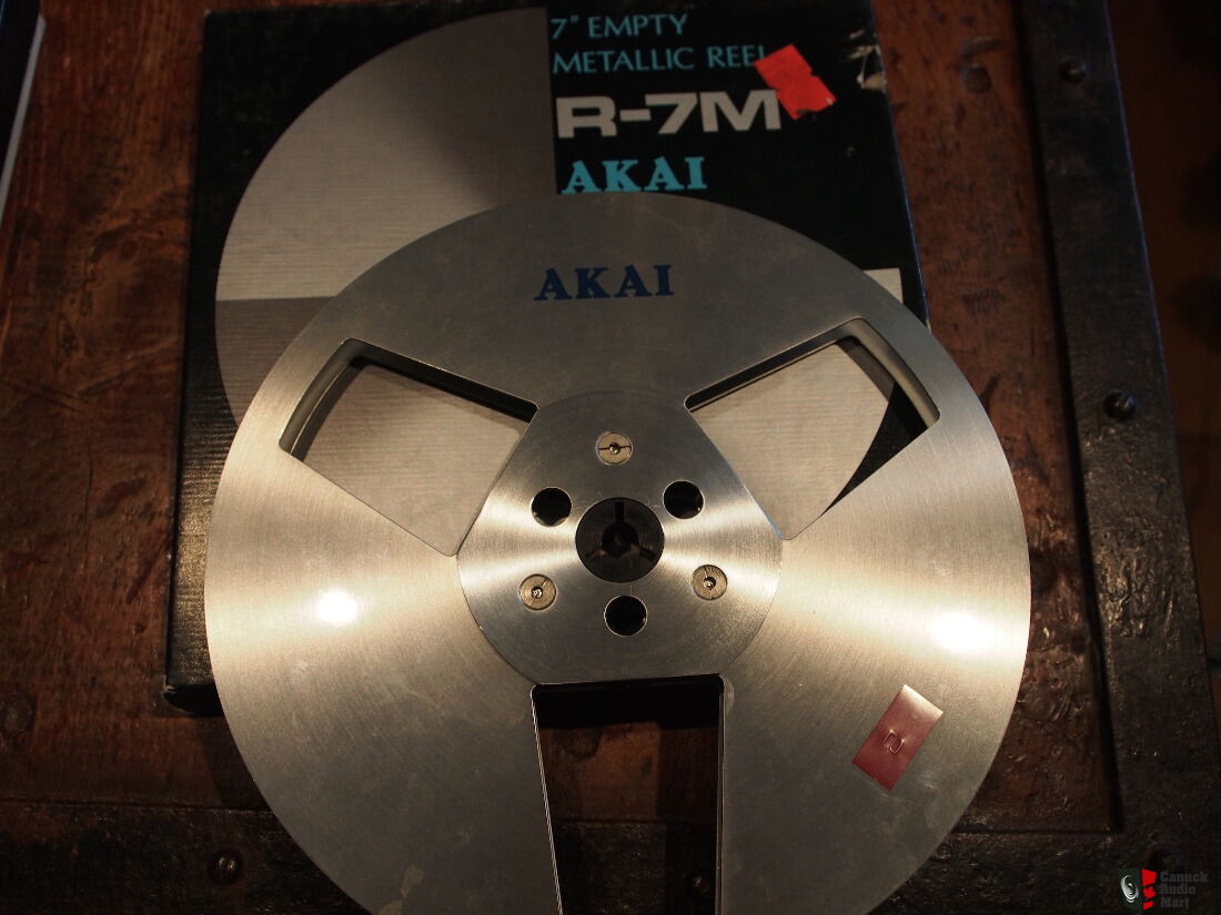 2 metallic reel AKAI R-7M Photo #1234175 - UK Audio Mart