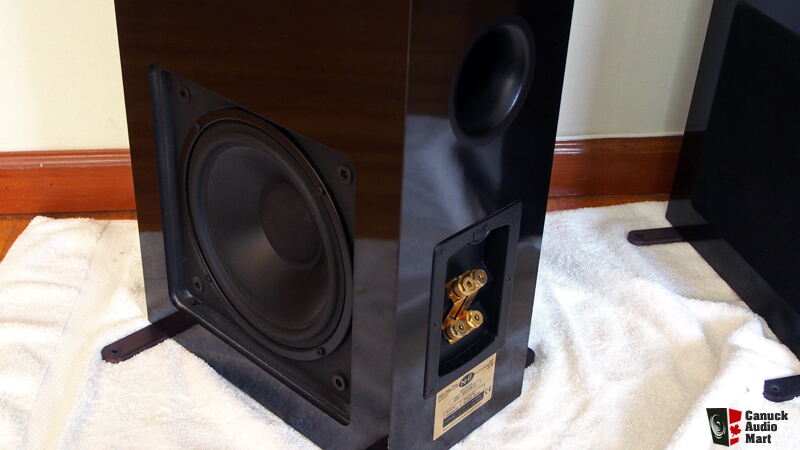 nht 2.5 i speakers