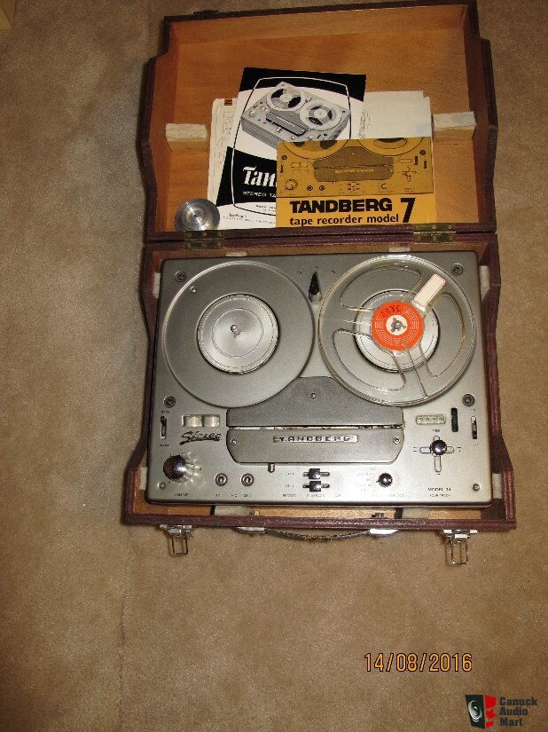 Tandberg MODEL 74 reel to reel tape recorder in wooden case Photo