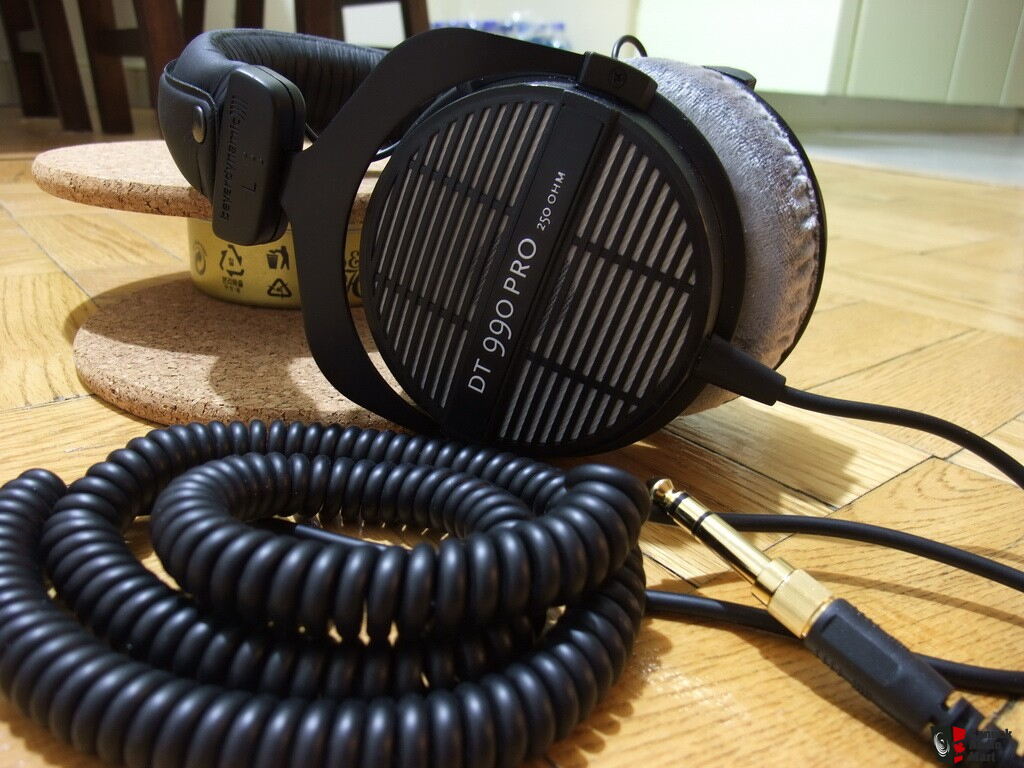 Beyerdynamic DT 990 PRO 250 OHM Headphones Photo #136818 - Canuck Audio