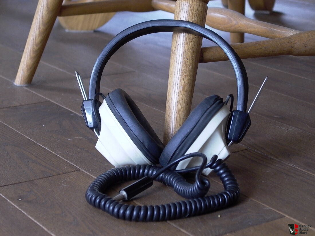vintage-headphones-photo-1411190-aussie-audio-mart