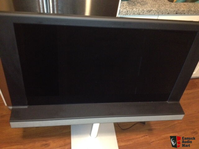 Bang&Olufsen Beovision 8-40 with floor stand and beo 4 remote ...