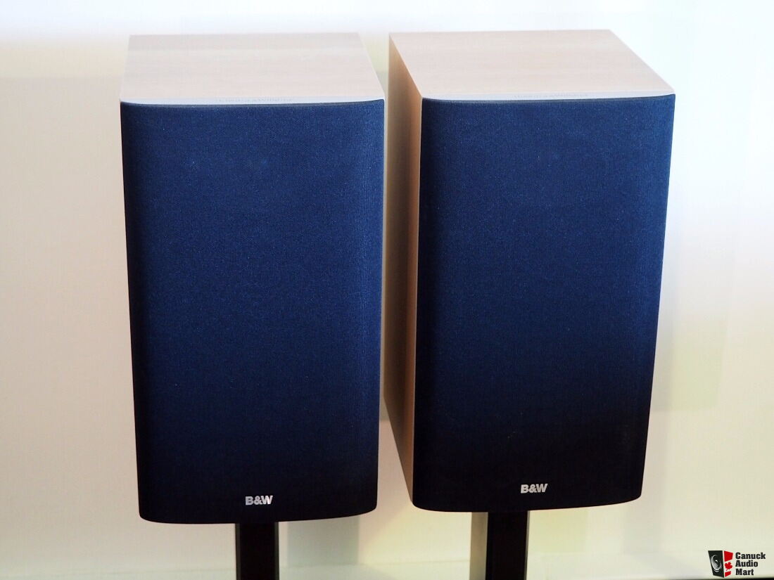 B&W (Bowers & Wilkins) DM601 S3 Bookshelf Speakers Perfect Condition