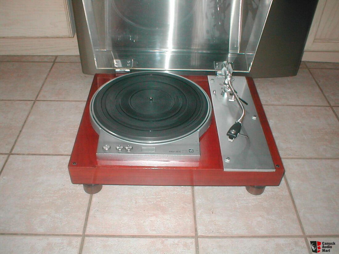 Victor JL T77 Direct drive turntable, top model from 1973 For Sale