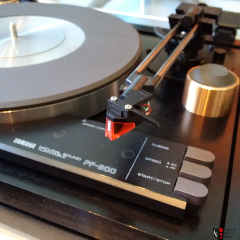 Yamaha PF-800 Turntable c/w Ortofon 2M Bronze MM Phono Cartridge***SALE PENDING