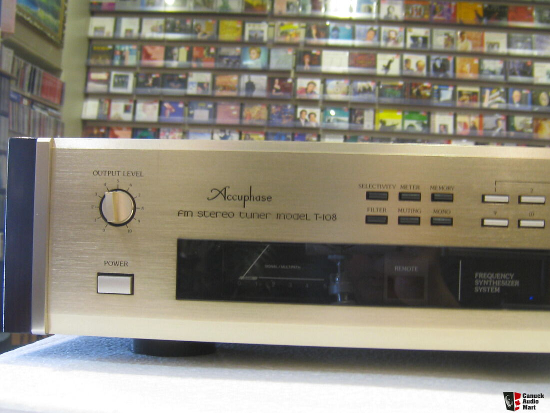 Accuphase T108 FM Tuner Photo #1592050 - US Audio Mart