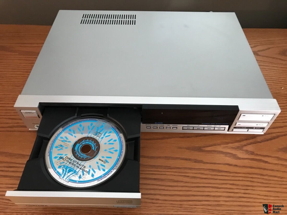 RARE HI-FI 1984 Toshiba XR-Z70 Silver Faced Heavy Duty CD player 