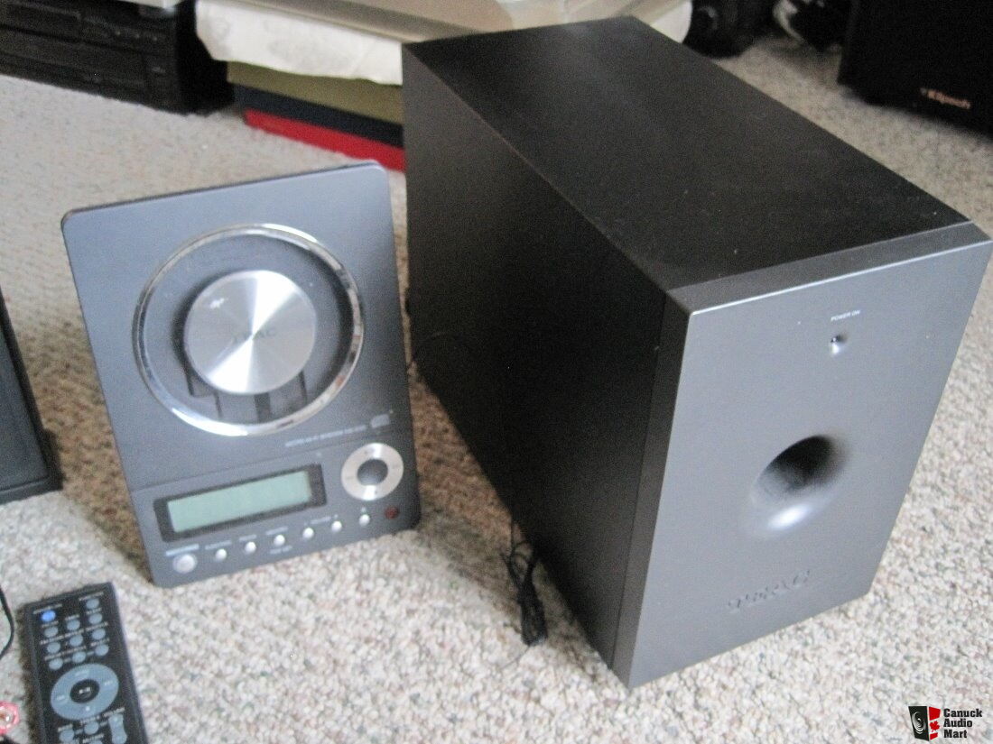 TEAC CD-X10i Micro Hi-Fi System CD Player AM/FM RADIO AUX IN W/SUB