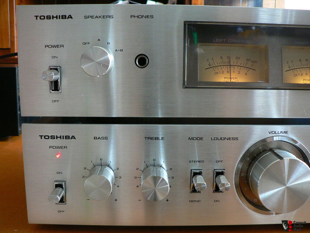 Toshiba Aurex SY-335 & SC-335 pre-amp and power amp Photo