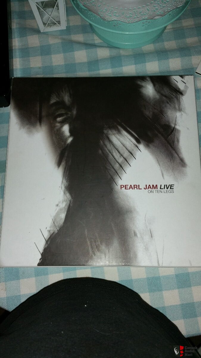 Pearl Jam LIVE on ten legs vinyl box set Photo #1769574 - Canuck