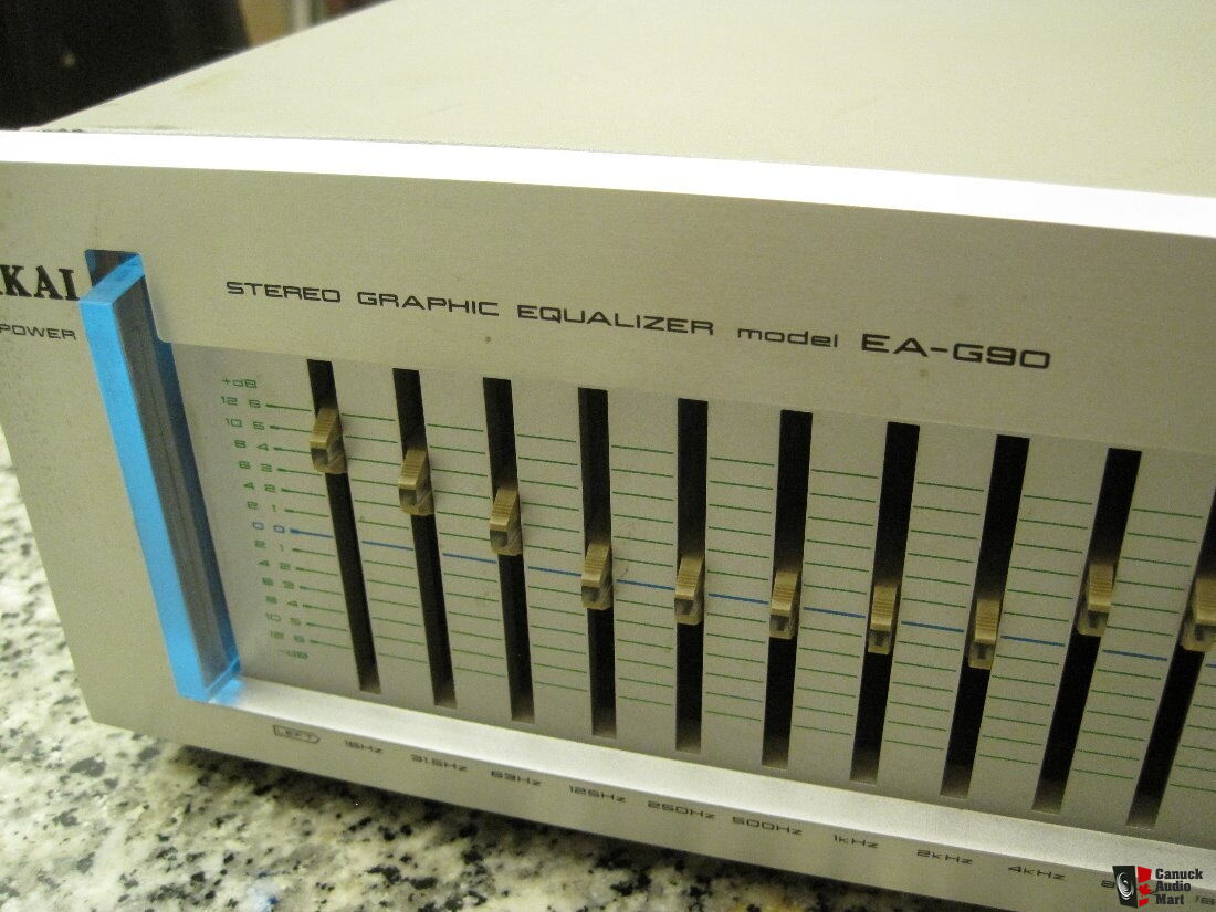 Akai EA-G90 12-Band Stereo Graphic Equalizer Photo #1783644 - US