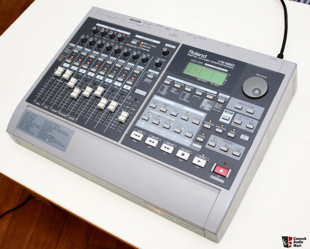 Roland VS-880 Professional DAW (Digital Audio Workstation