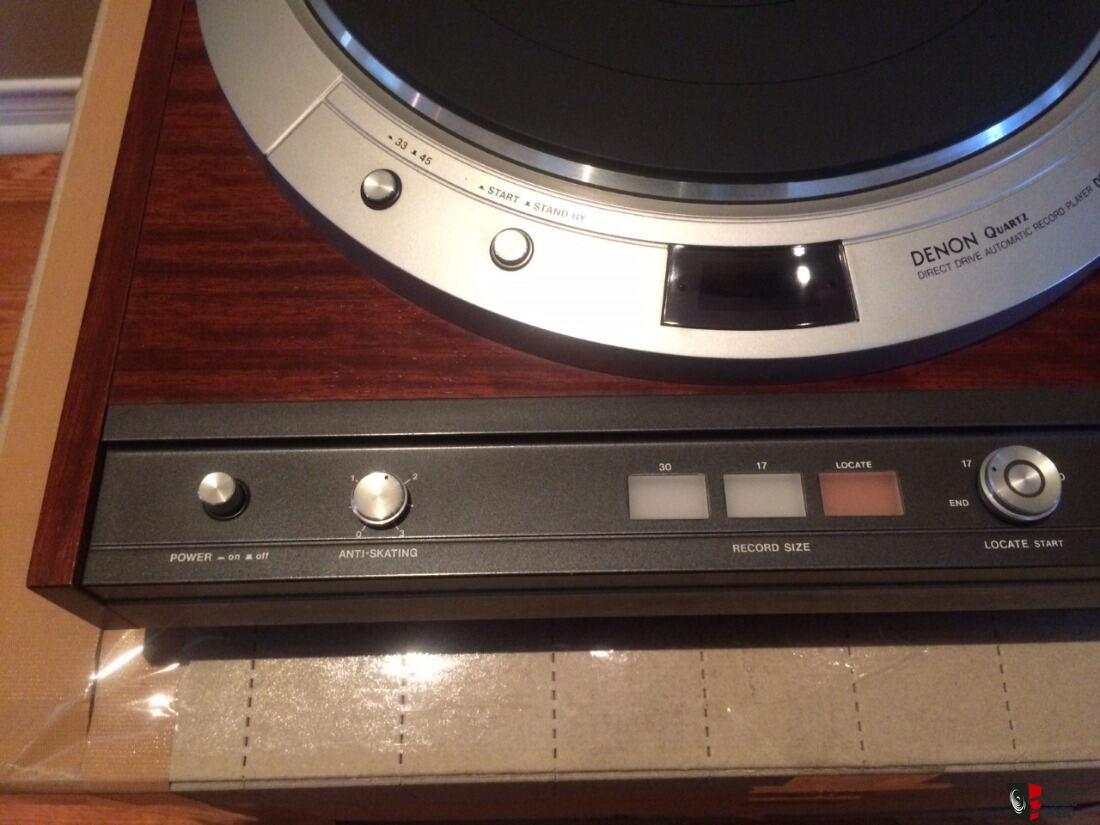 Beautiful Denon DP-50F turntable, in MINT condition For Sale