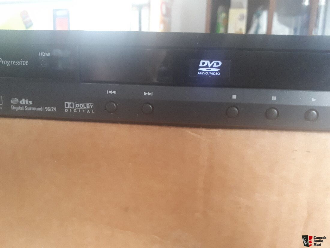 Pioneer  DV- 610av-s DVD player