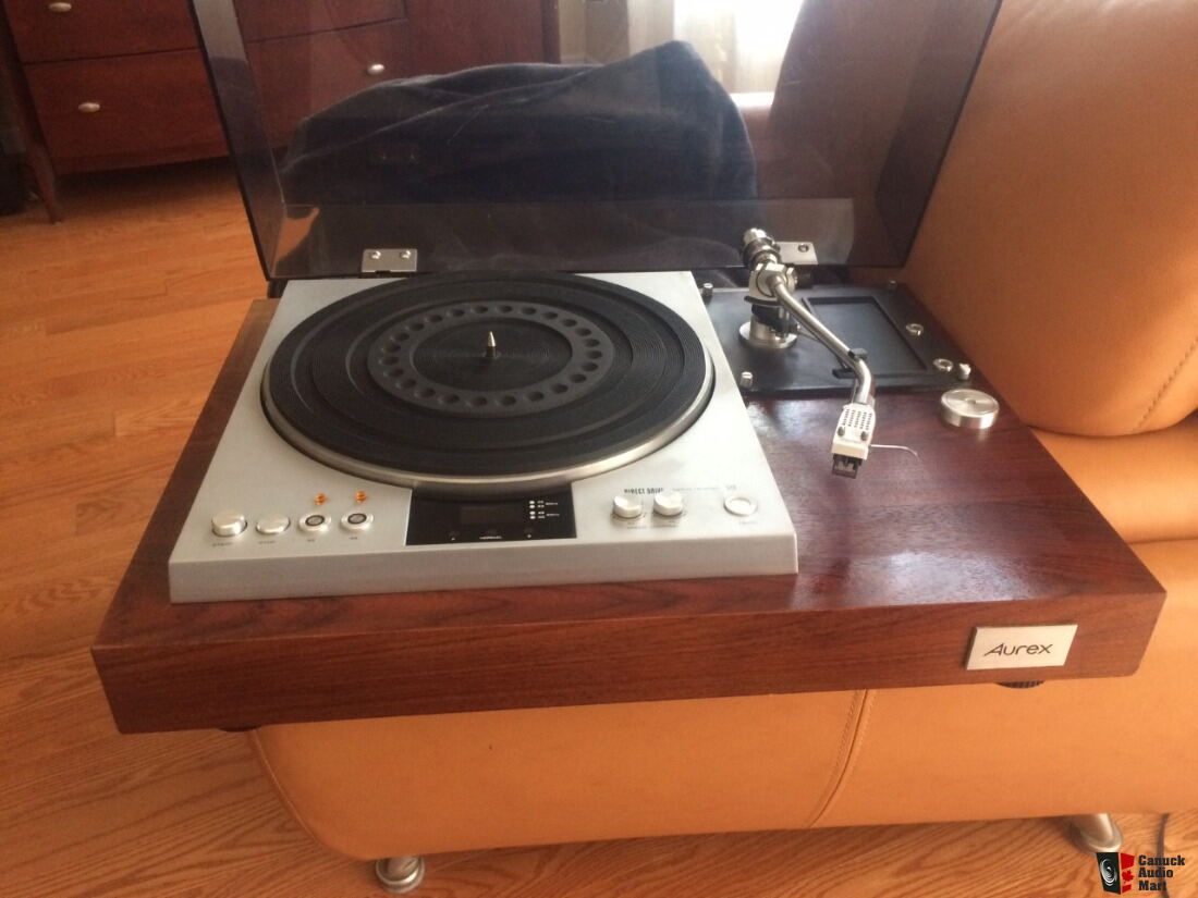 Top model Aurex (Toshiba) SR-510 direct drive turntable Photo