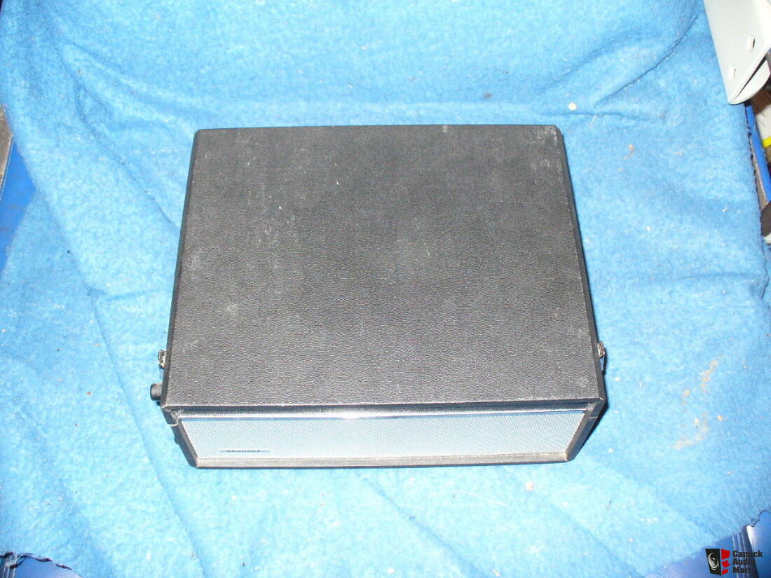 https://img.canuckaudiomart.com/uploads/large/1858335-a6ba20da-item-picture-vintage-granada-portable-reel-to-reel-tape-recorderplayer-model-207.jpg