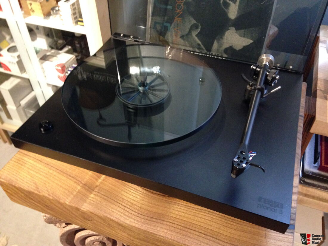 Rega Planar 3 Turntable c w RB300 upgraded Tone arm  and 